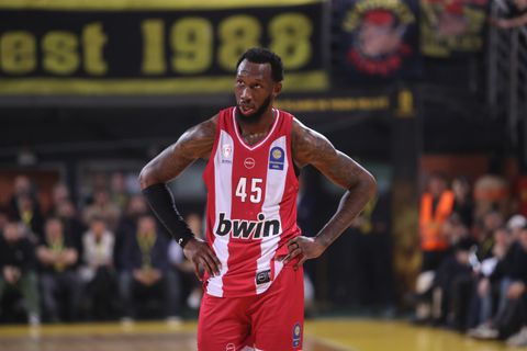 Αυτή είναι η... ενδεκάδα του Ολυμπιακού για το ματς με τη Φενέρμπαχτσε - Ποιοι έμειναν εκτός