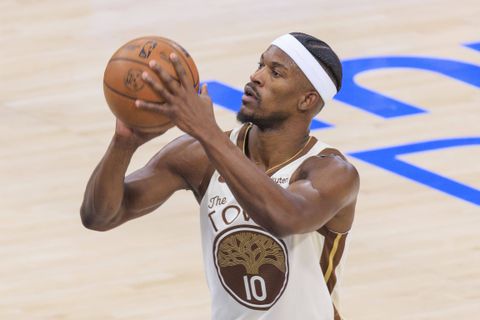 Νίκη-θρίλερ για τους Κλίπερς κόντρα στους Ουόριορς