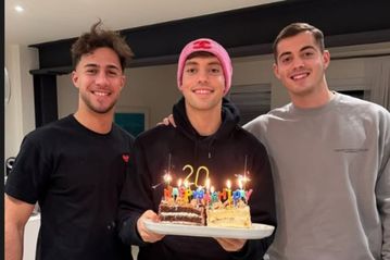 Ο Τζίμας γιόρτασε τα γενέθλιά του παρέα με τον Κωστούλα (pic)