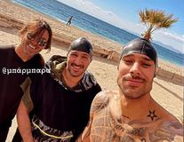 Ποια Μπάρμπαρα; Ο Πρίντεζης έβαλε το μαγιό του και πήγε για χαλαρή βουτιά (vid)