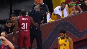 Έξαλλος ο Ηλίας Ζούρος μετά εύκολο λάθος του Νάιτ