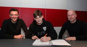 Ανανέωσε με τη Στουτγκάρδη ο 16χρονος Ματθαίος Τσίγκας