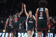 Showtime στο ΣΕΦ από τον Ολυμπιακό με επίθεση από άλλον πλανήτη!