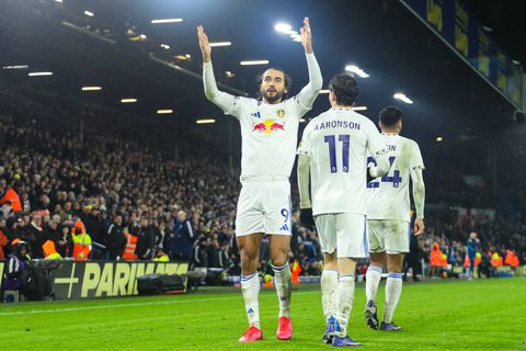 «Ανάσα» παραμονής για τη Λιντς που νίκησε τη Νότιγχαμ Φόρεστ