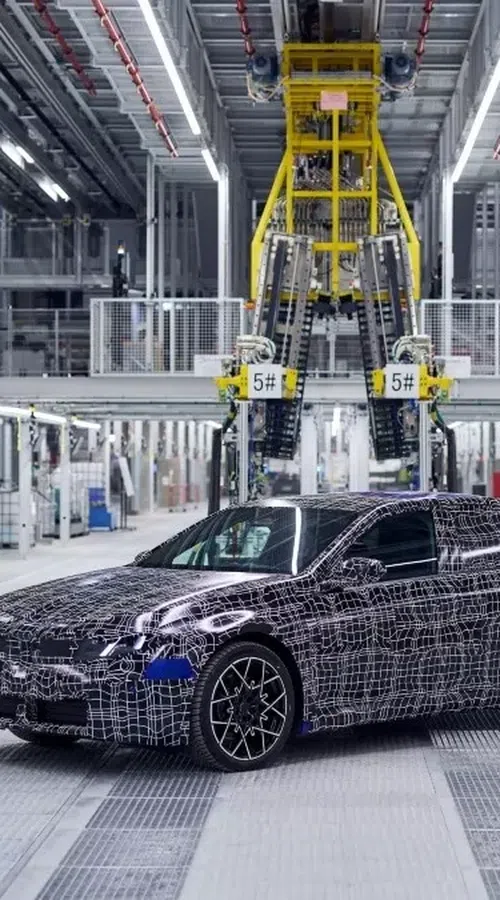 Αυτές είναι οι πρώτες επίσημες εικόνες της ολοκαίνουργιας BMW i3