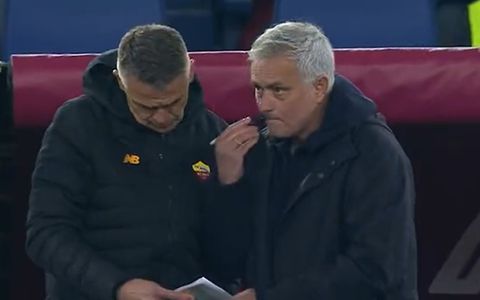 Ατάραχος Μουρίνιο: Η Ρόμα έβαλε γκολ και ο «Special One» έγραφε ατάραχος στο μπλοκάκι του (vid)