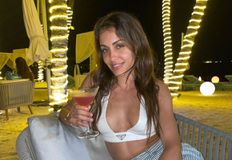 Βίντεο με την Χίμπα Αμπούκ να φιλάει άλλον άντρα κάνει το γύρο του διαδικτύου (vid)