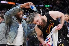 Το τρένο των Σέλτικς σταμάτησε στο Κλίβελαντ: Τρομερή ανατροπή και νίκη για του Καβαλίερς με θαυματοποιό τον Ντιν Ουέιντ (vids)