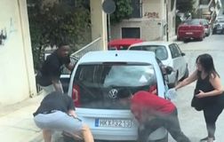 Ο Θανάσης Αντετοκούνμπο την είδε... γερανός και σηκώνει και αυτοκίνητα! (vid)