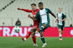 Χαμός στο μπασκετικό ΟΑΚΑ για το τρίτο γκολ του Παναθηναϊκού επί της Φιορεντίνα (vid)