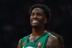 Χέις-Ντέιβις: «Δεν μου επιτράπηκε από ανώτερο του Ολυμπιακού να κάνω τη ρουτίνα μου»