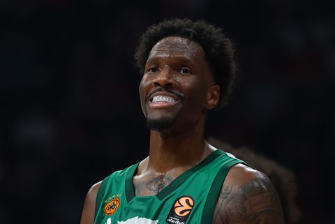 Χέις-Ντέιβις: «Δεν μου επιτράπηκε από ανώτερο του Ολυμπιακού να κάνω τη ρουτίνα μου»