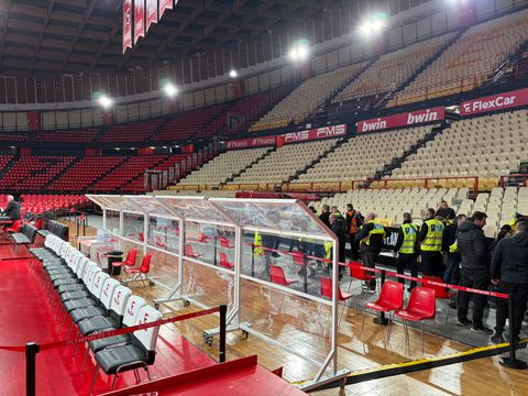 Με προστατευτικό plexiglass ο πάγκος του Παναθηναϊκού στο ΣΕΦ