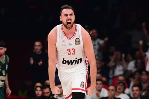 Μιλουτίνοφ: «Πήραμε πολύ σωστές αποφάσεις - Ευγνώμων για την ομάδα που έχουμε»