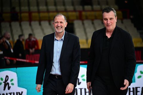 Συνάντηση Μπουένο και Λεπενιώτη πριν το ντέρμπι στο ΣΕΦ