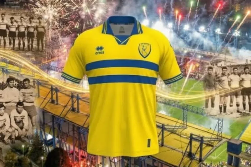 Σε πόσα κομμάτια θα κυκλοφορήσει η επετειακή φανέλα του Παναιτωλικού – Αυτή είναι η τιμή της