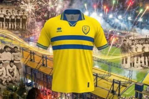 Σε πόσα κομμάτια θα κυκλοφορήσει η επετειακή φανέλα του Παναιτωλικού – Αυτή είναι η τιμή της
