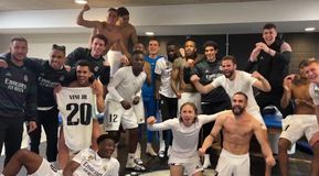 Το «έκαψαν» στα αποδυτήρια οι παίκτες της Ρεάλ: Το «έτσι νικάει η Μαδρίτη» και οι ξέφρενοι χορoί των Ρούντιγκερ και Μιλιτάο (vid)