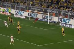 Πέρασε από τη Βεστφαλία η Στουτγάρδη και «αγκαλιάζει» το Champions League