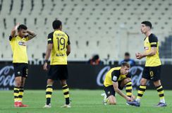 Η ΑΕΚ παραδίνεται στην αυτοκαταστροφή της και υποθηκεύει την επόμενη σεζόν