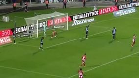 Απίθανο αυτογκόλ του Μιχαηλίδη, μείωσε σε 2-1 ο Ολυμπιακός (vid)