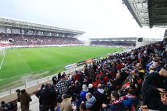 Θλίψη στην οικογένεια της ΑΕΛ: Πέθανε 38χρονος οπαδός την ημέρα που «κλείδωσε» η άνοδος στη Stoiximan Super League