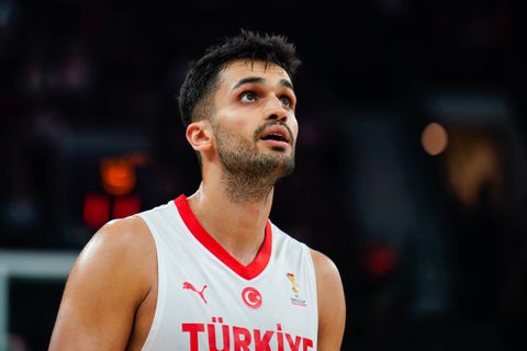 Ελεύθερος ο Γιουρτσέβεν μετά το τέλος του συμβολαίου του με τους Γουόριορς