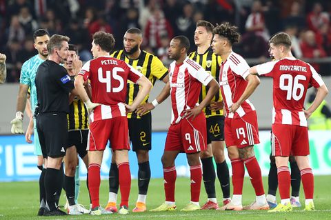 Ολυμπιακός - ΑΕΚ: Τι είπε ο Ηλίας Σπάθας για το γκολ του Γιαζίτσι που δεν μέτρησε (vid)