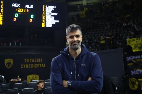 Ντούσαν Σάκοτα: «Τα παιχνίδια της ΑΕΚ τα ζω πιο δύσκολα απ’ όταν έπαιζα - Γι'αυτό η Μπανταλόνα είναι η χειρότερη αντίπαλος»