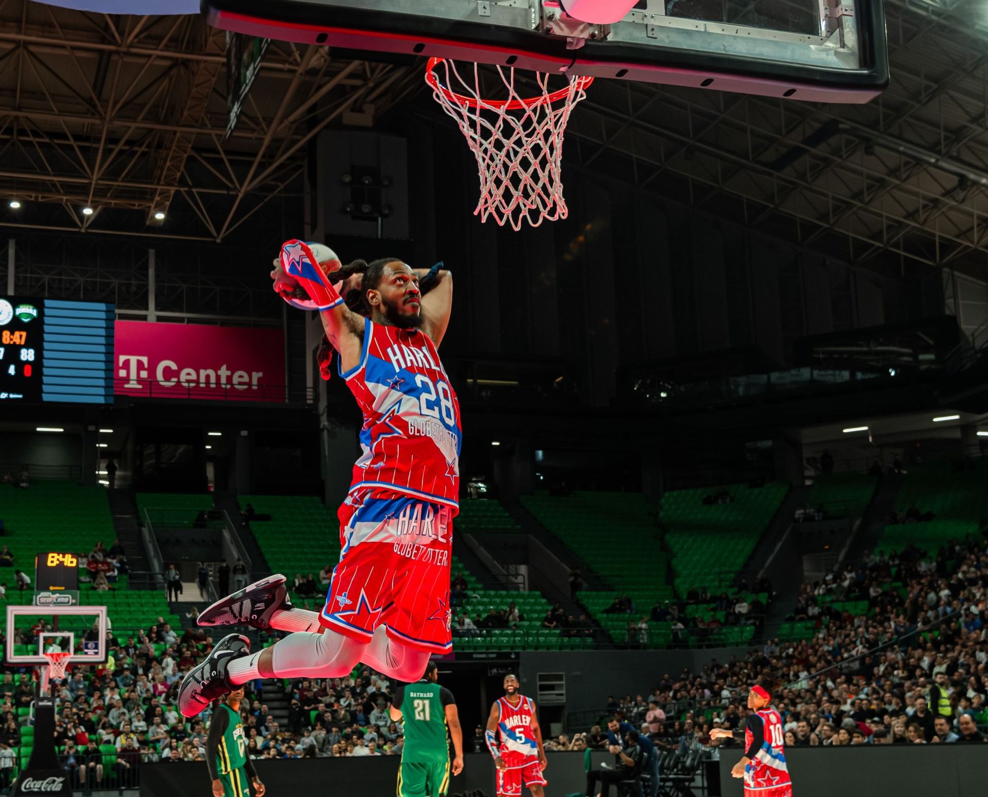 Οι Harlem Globetrotters μάγεψαν την Αθήνα με ένα ανεπανάληπτο μπασκετικό show