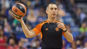 Αυτοί είναι οι διαιτητές για τις «μάχες» Ολυμπιακού και Παναθηναϊκού AKTOR στη EuroLeague