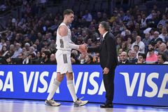 Σκαριόλο: «Θα υπάρξουν παιχνίδια που ίσως χρειαστεί να αφήσουμε» - Τι είπε για το μέλλον του Χεζόνια