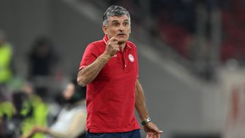 Κλεισμένοι στα αποδυτήρια ο Μεντιλίμπαρ και οι παίκτες για μισή ώρα