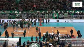 Το φινάλε του τρίτου τελικού και οι πανηγυρισμοί των παικτριών του Παναθηναϊκού με τον κόσμο της ομάδας (vid)