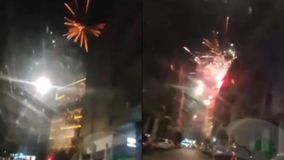 Πυροτεχνήματα και βεγγαλικά έξω από το ξενοδοχείο της Εφές, ξημερώματα της ημέρας του Game 5 (vid)