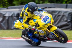 Δύο νεκροί και ένας σε κρίσιμη κατάσταση μετά από μαζική πτώση στο Βρετανικό Supersport