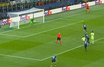 Ο Τσαλχάνογλου μετέτρεψε σε γκολ το πέναλτι που κέρδισε ο Λαουτάρο για το 2-0 της Ίντερ