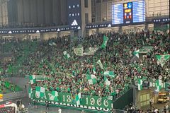 Από νωρίς στο γήπεδο οι φίλοι του Παναθηναϊκού ενόψει Εφές - Γεμάτο το πέταλο των οργανωμένων! (pics)