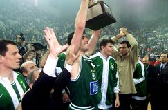 Κανονικά στη θέση του στον «ουρανό» του ΟΑΚΑ το λάβαρο με τον Μποντιρόγκα