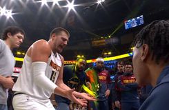 Ποιος είδε τον Γιόκιτς και δεν τον φοβήθηκε: Έξαλλος με τους συμπαίκτες του κατά τη διάρκεια τάιμ άουτ (vid)