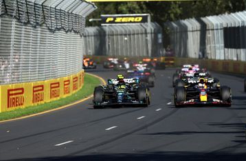 Μάχες από τα παλιά θα ήθελε ο Φερστάπεν με τον Χάμιλτον
