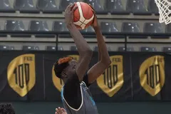 Είναι 14 με ύψος 2,05μ. και έχει σε δύο αγώνες 107 πόντους: Ποιος είναι ο Μούσα Κουλιμπαλί που παραμιλάει όλη η Ισπανία