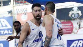 Ο Γιάννης Αθηναίου «κρέμασε» τα παπούτσια του: «Αποχωρώ γεμάτος» - Η συγκινητική ανάρτηση