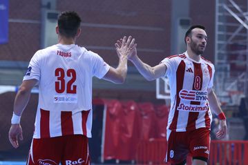 Ο Ολυμπιακός κυριάρχησε ξανά της ΑΕΚ και προηγείται 2-0 στους τελικούς!