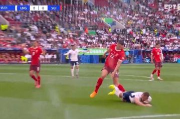 Διαμαρτυρήθηκαν για πέναλτι οι Άγγλοι σε πτώση του Κέιν