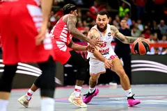 Χειροκρότημα για τον Μάικ Τζέιμς στο ΣΕΦ! (vid)