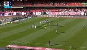 Αδιανόητη γκολάρα από τον Χουλκ - Σκόραρε με φάουλ σχεδόν από το κέντρο του γηπέδου! (vid)