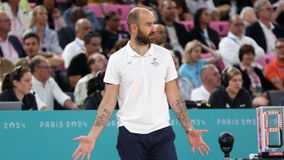 Σπανούλης: «Αυτό υπάρχει μόνο στην Ελλάδα. Όταν είναι κάποιος 34 ετών τον θεωρούμε παππού!» - Ποια ερώτηση χαρακτήρισε «πονηρή»