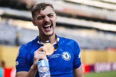 Η Έβερτον ανακοίνωσε την απόκτηση του Ντιούσμπερι-Χολ