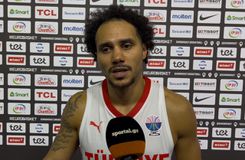 Λάρκιν στο Sportal: «Μας δίνει αυτοπεποίθηση που μπορούμε να βασιστούμε σε Οσμάν και Σενγκούν» (vid)